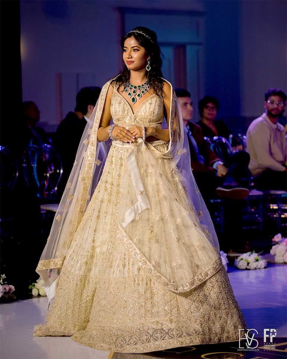 Runway / fashion show look