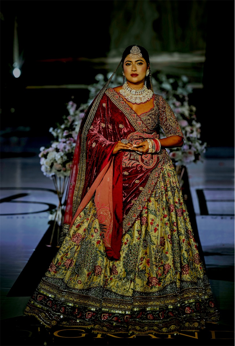 Runway / fashion show look
